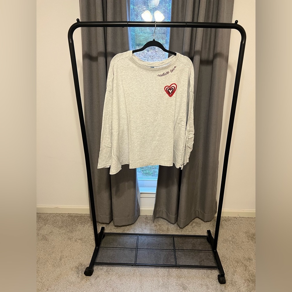 Old Navy Light Gray Long Sleeve Lightweight Crew Neck with Embroidery